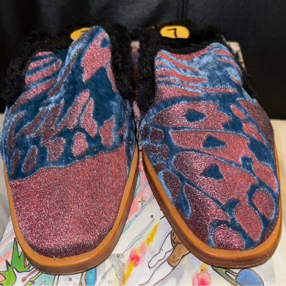 Free People Shoes - Free People Hieress Women’s Mules Butterfly Effect Fur Lined Shoe US 7 NIB